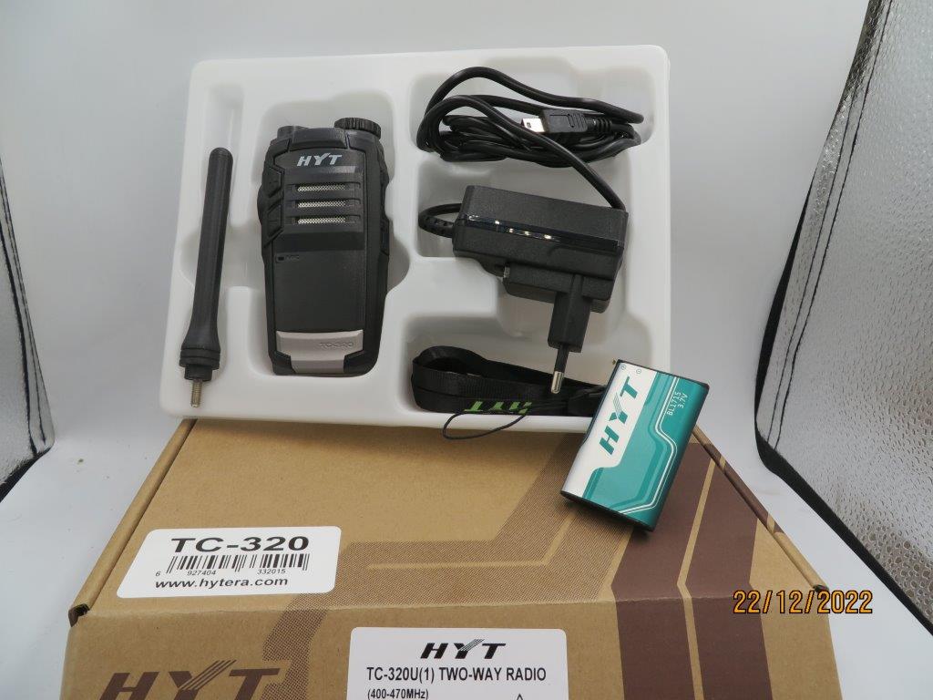 HYT TC-320 UHF 400-470 MHz 16CH Analogico 2W Radio bidireccional portátil análogo 1 botón práctico y ergonómico Precio + iva