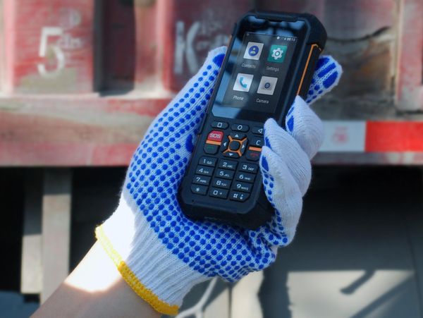 Ruggear RG170 Smartphone Rugerizado y Radio PoC PTT over celular para trabajo y clima duro Precio +iva